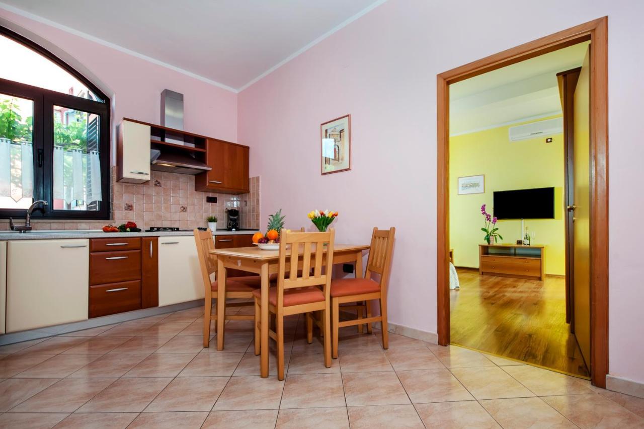 Apartments Modrusan Rovinj Luaran gambar