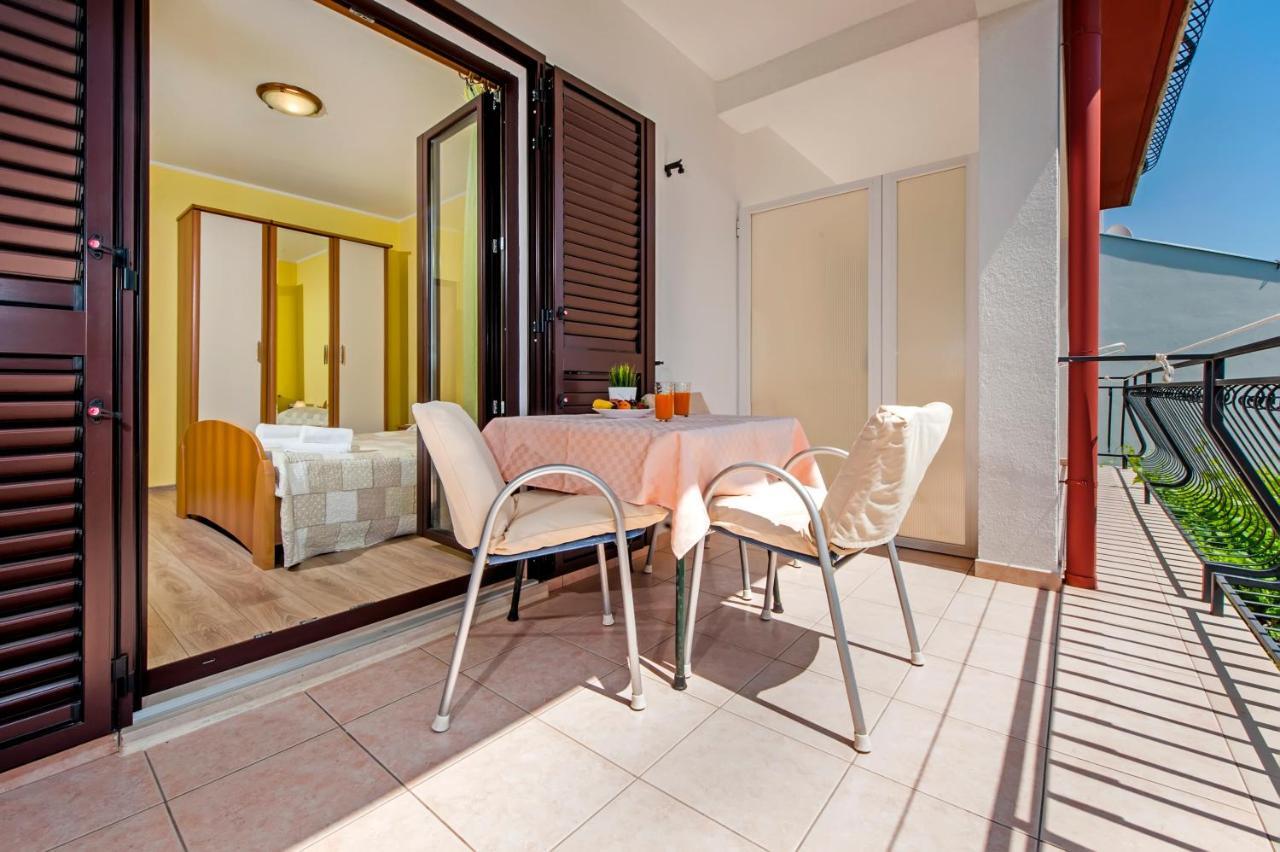 Apartments Modrusan Rovinj Luaran gambar
